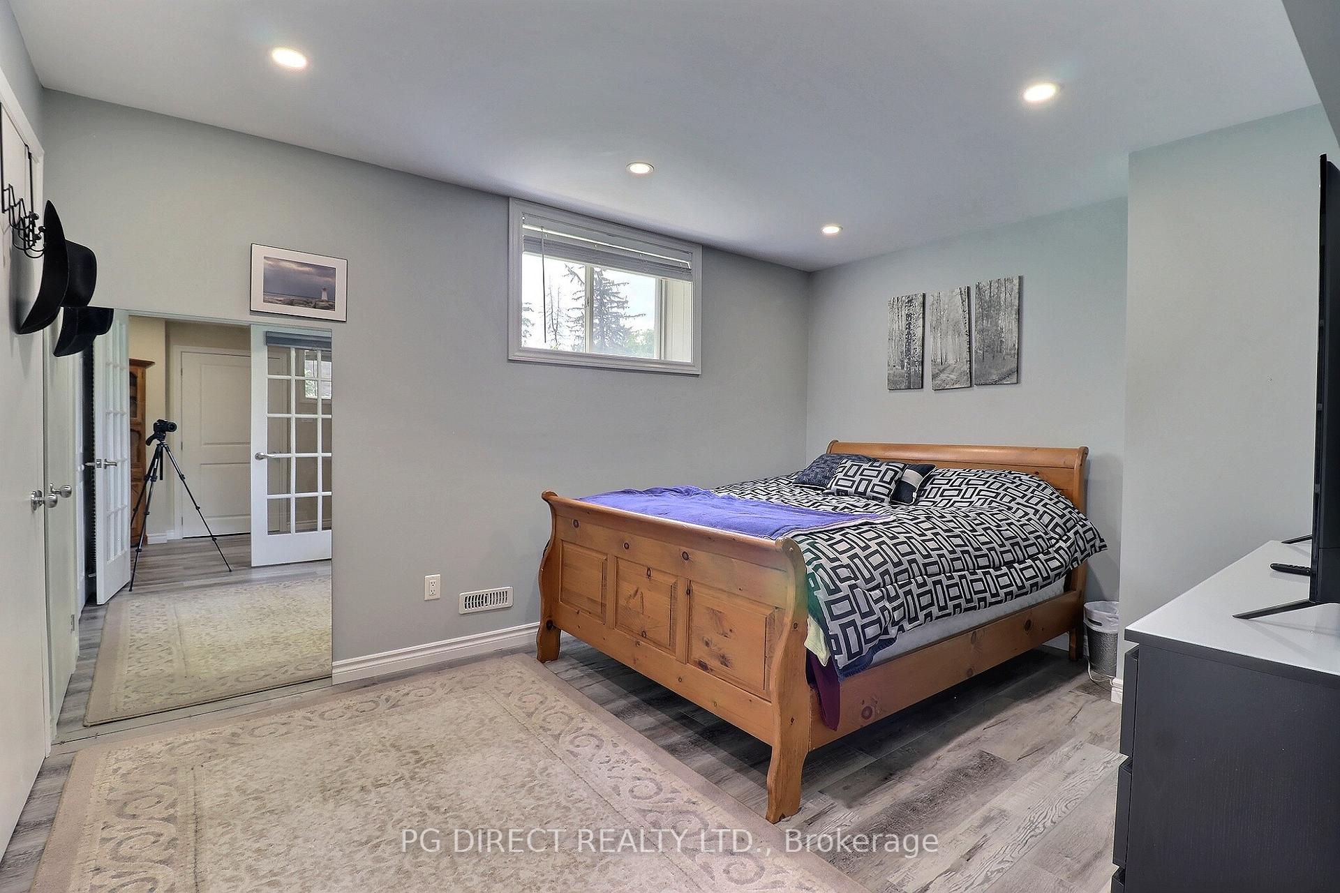 Photo 26 of 1040 Hanson Crescent, London, North E — HOMEH