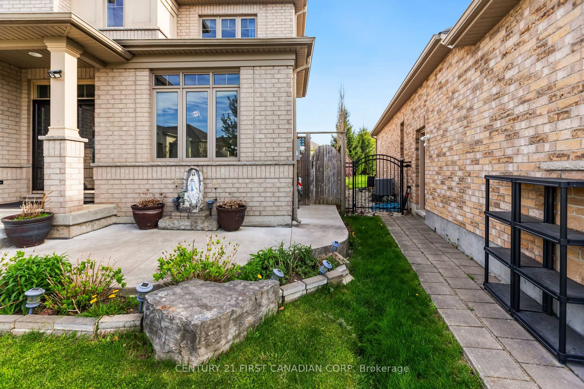 Photo 4 of 1479 Sandpiper Drive E, London, North D — HOMEH