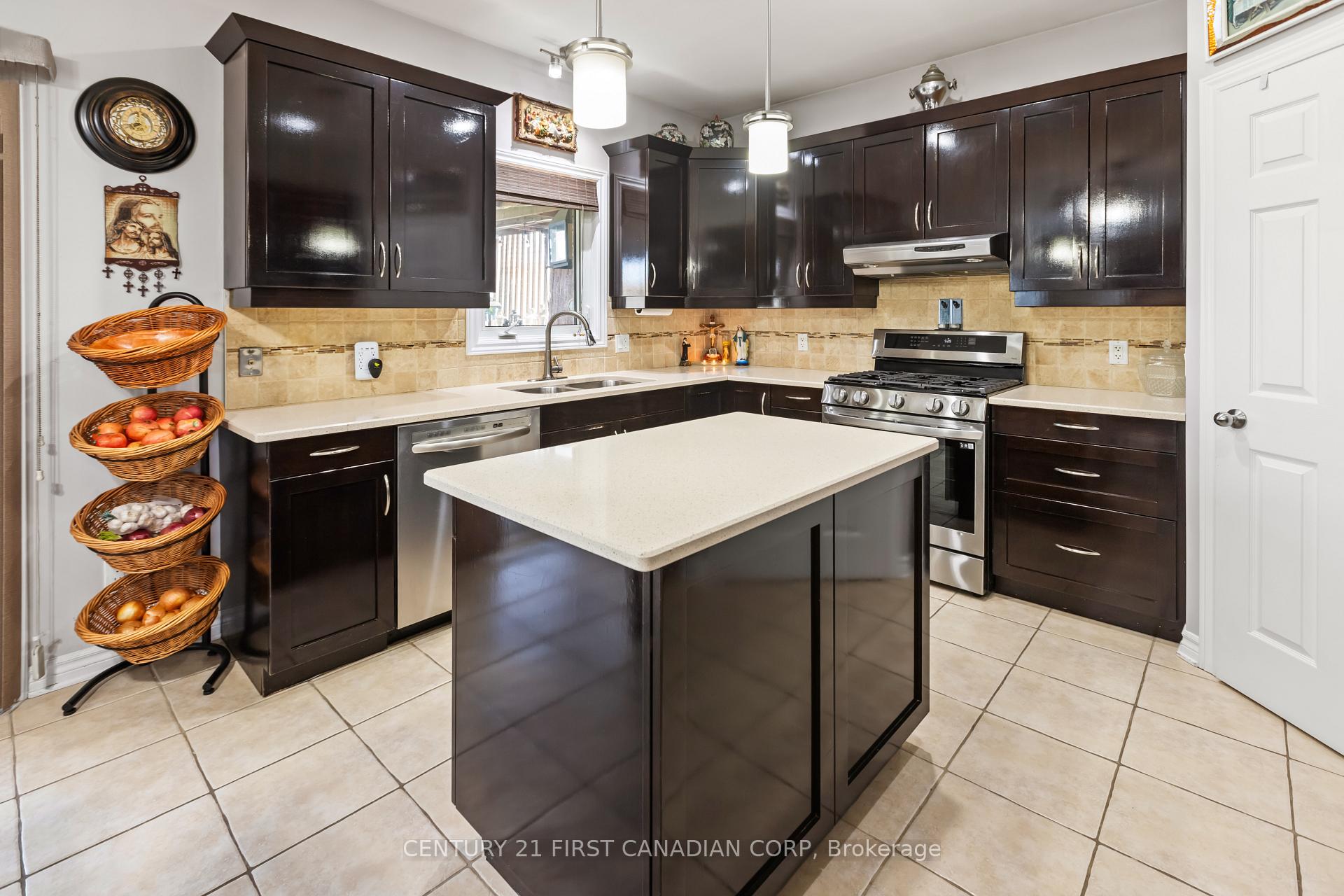 Photo 8 of 1479 Sandpiper Drive E, London, North D — HOMEH