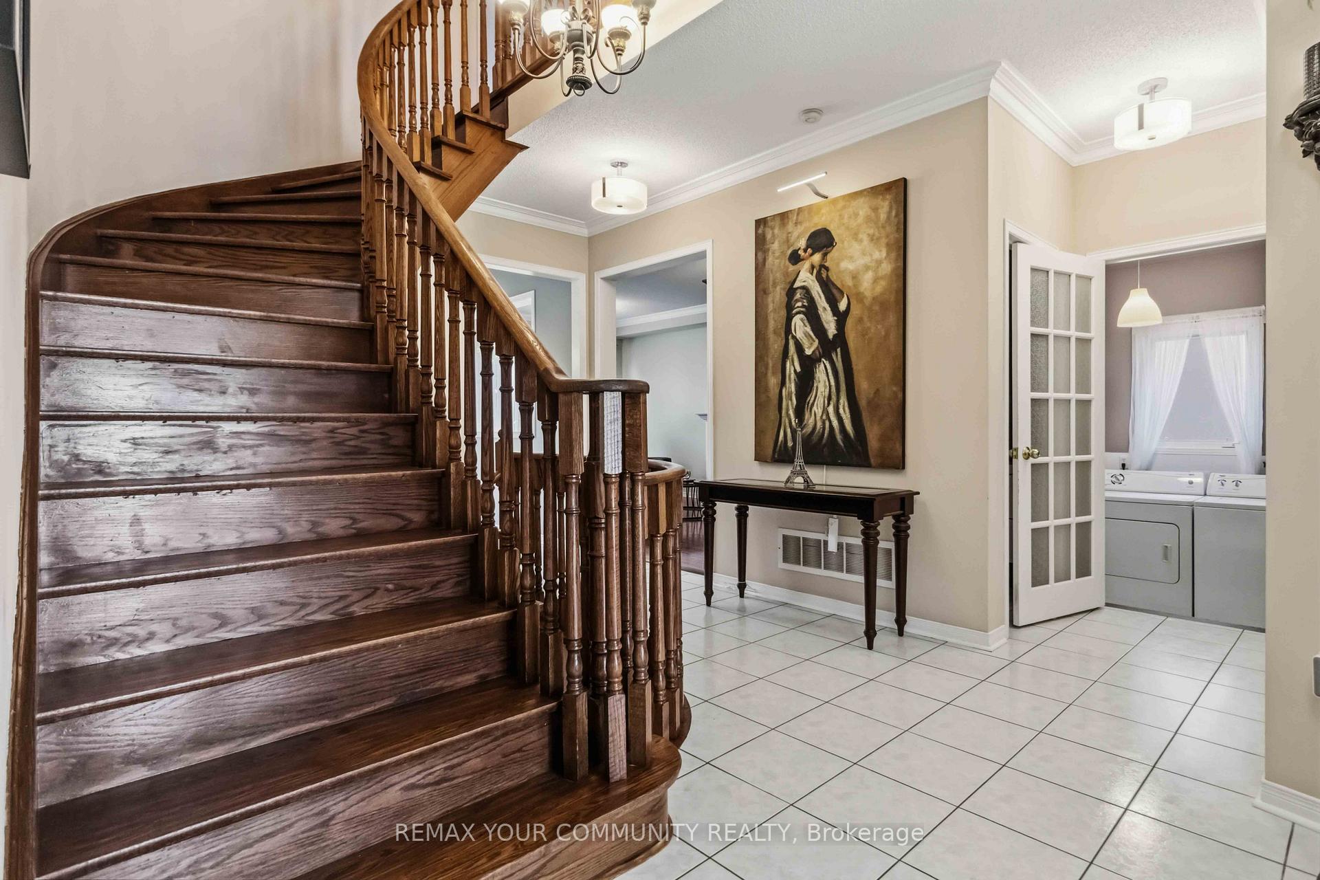 Photo 6 of 153 Bristol Road E, Mississauga, Hurontario — HOMEH