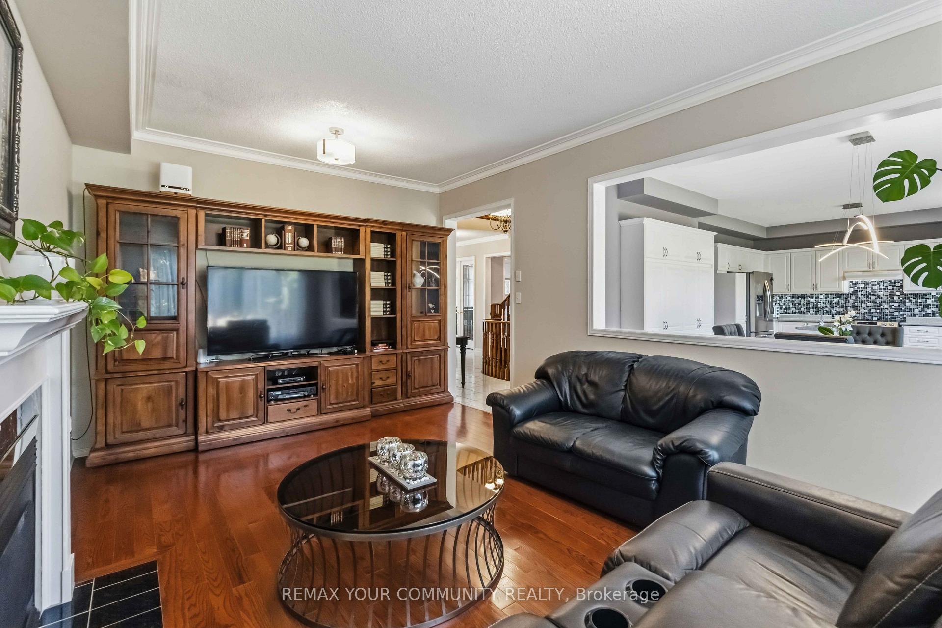 Photo 9 of 153 Bristol Road E, Mississauga, Hurontario — HOMEH