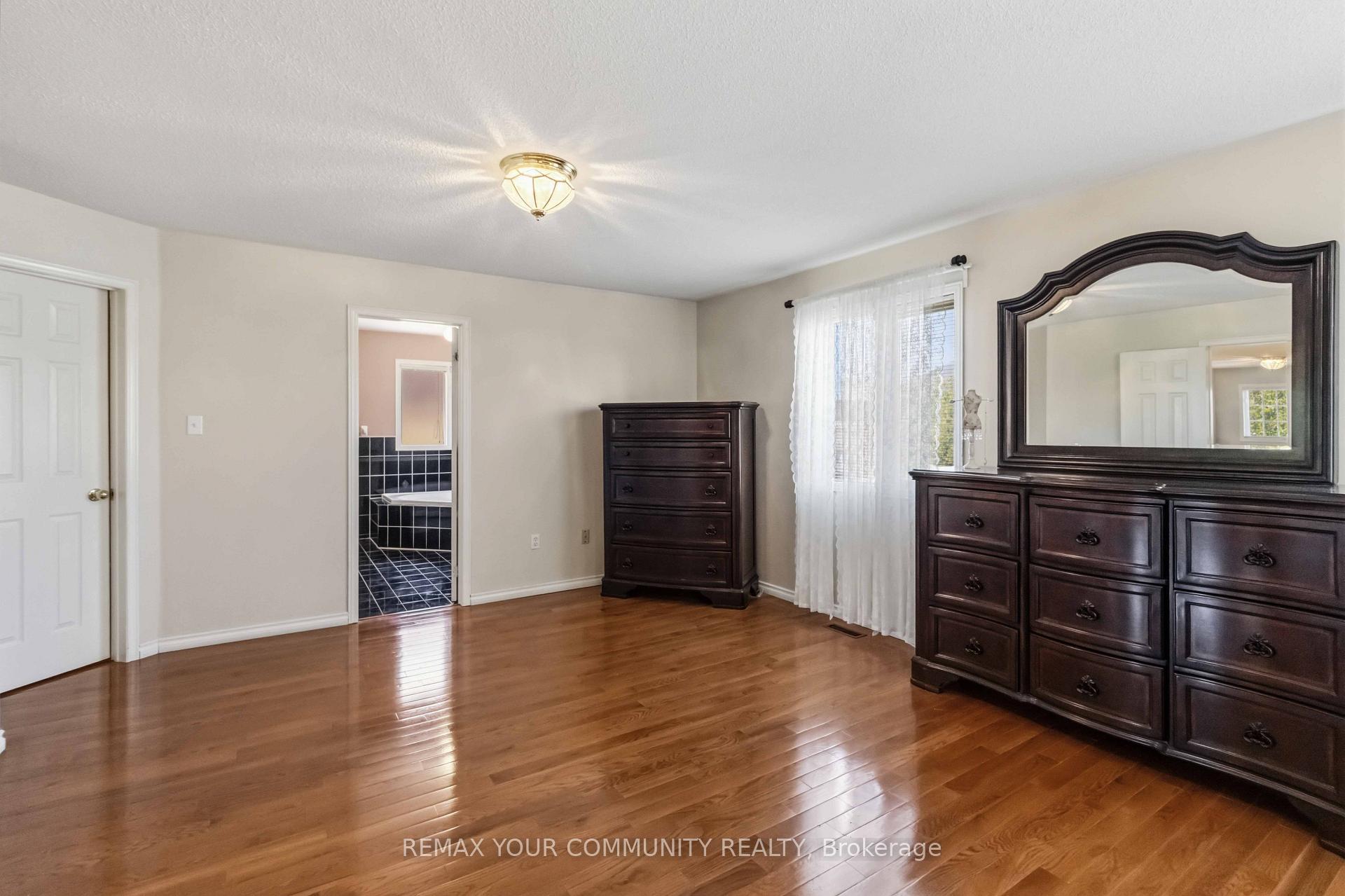 Photo 22 of 153 Bristol Road E, Mississauga, Hurontario — HOMEH