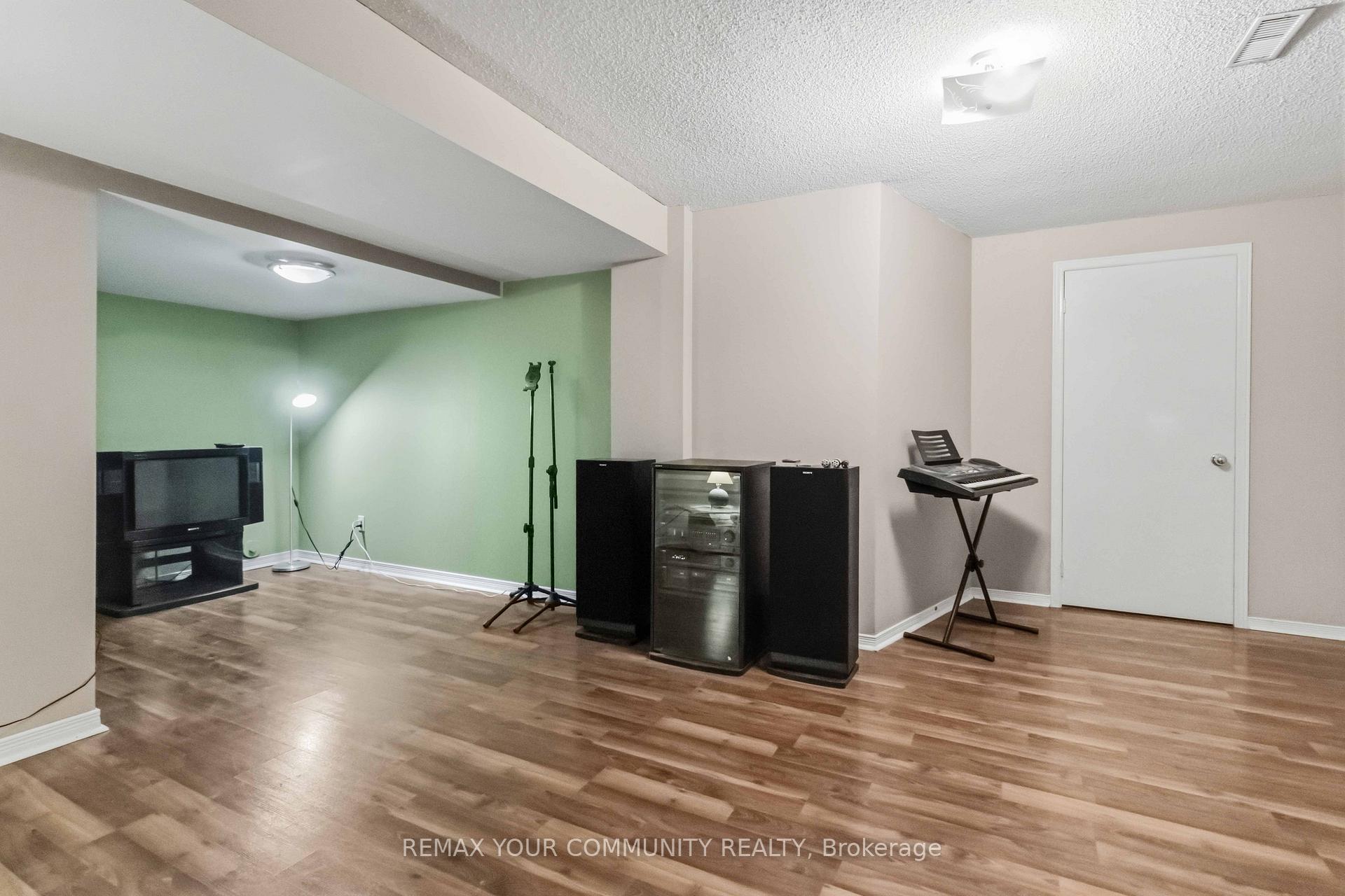 Photo 33 of 153 Bristol Road E, Mississauga, Hurontario — HOMEH