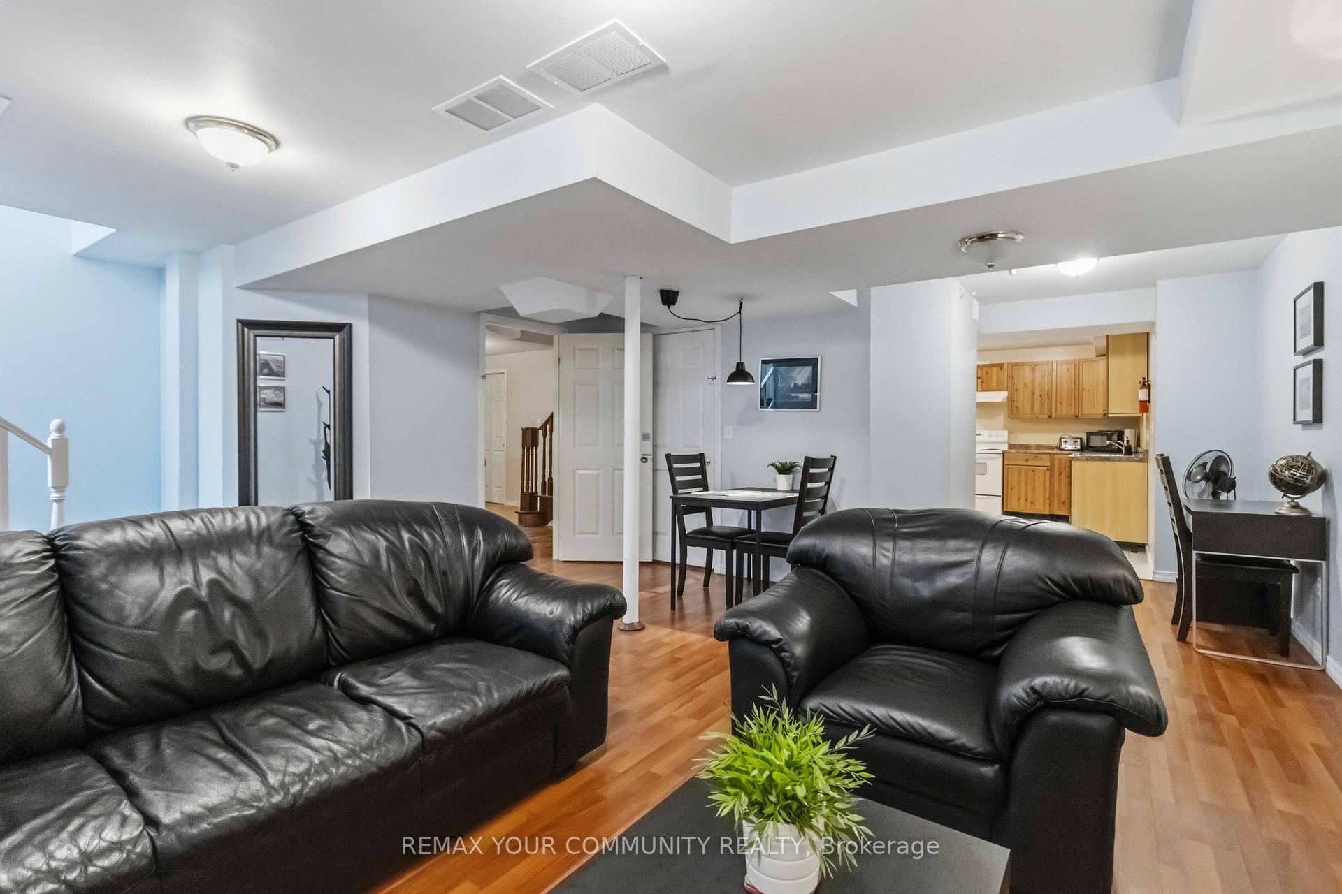 Photo 38 of 153 Bristol Road E, Mississauga, Hurontario — HOMEH