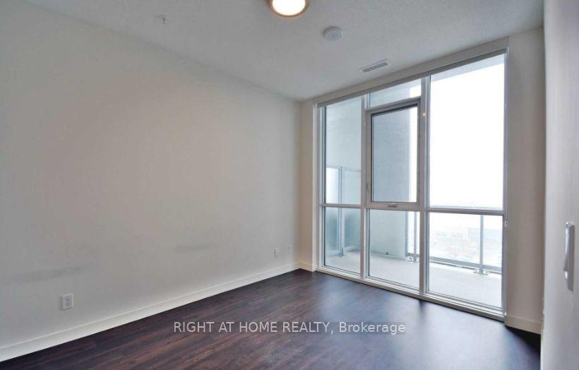 Photo 10 of Unit 905, 2087 Fairview Street, Burlington, Freeman — HOMEH
