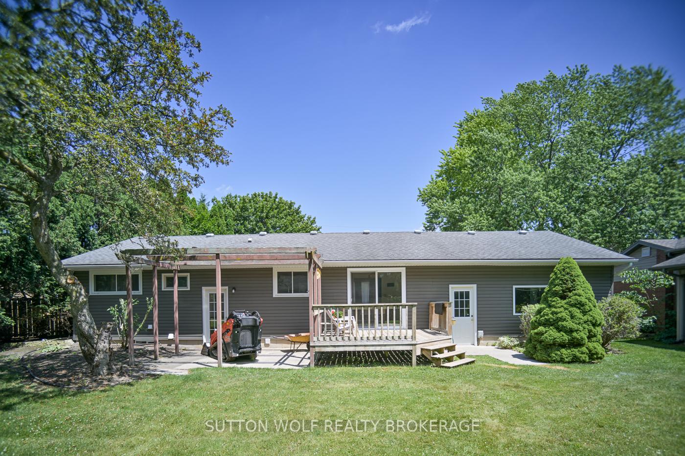 Photo 5 of 566 Head Street N, Strathroy-Caradoc, NE — HOMEH