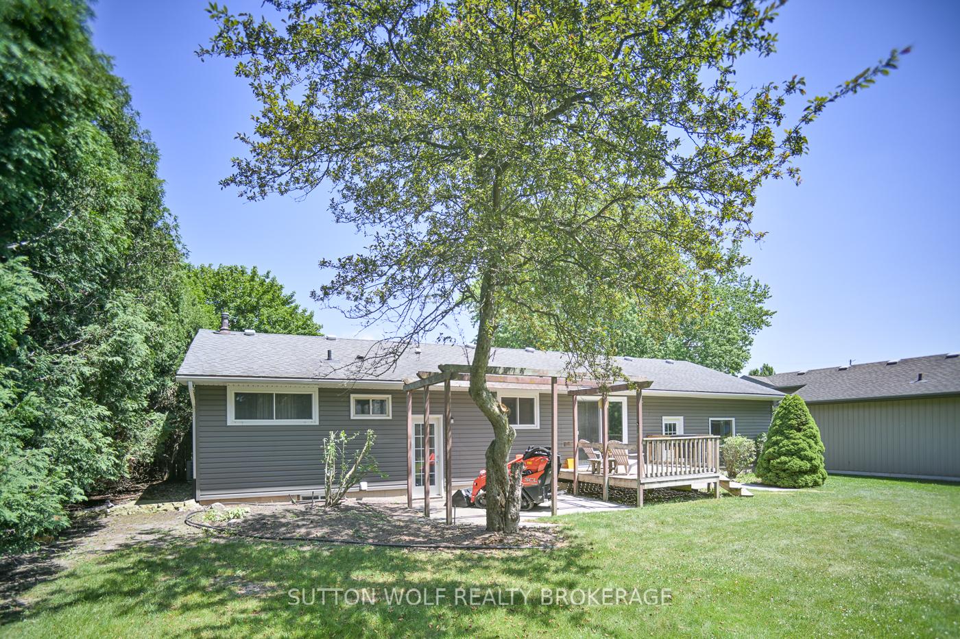 Photo 6 of 566 Head Street N, Strathroy-Caradoc, NE — HOMEH