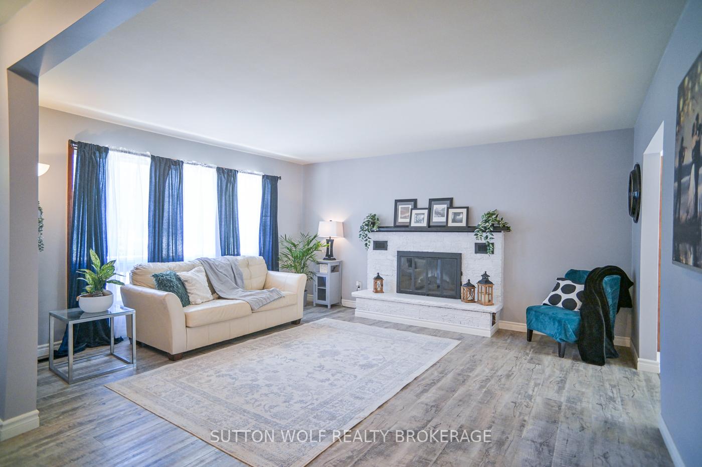Photo 10 of 566 Head Street N, Strathroy-Caradoc, NE — HOMEH