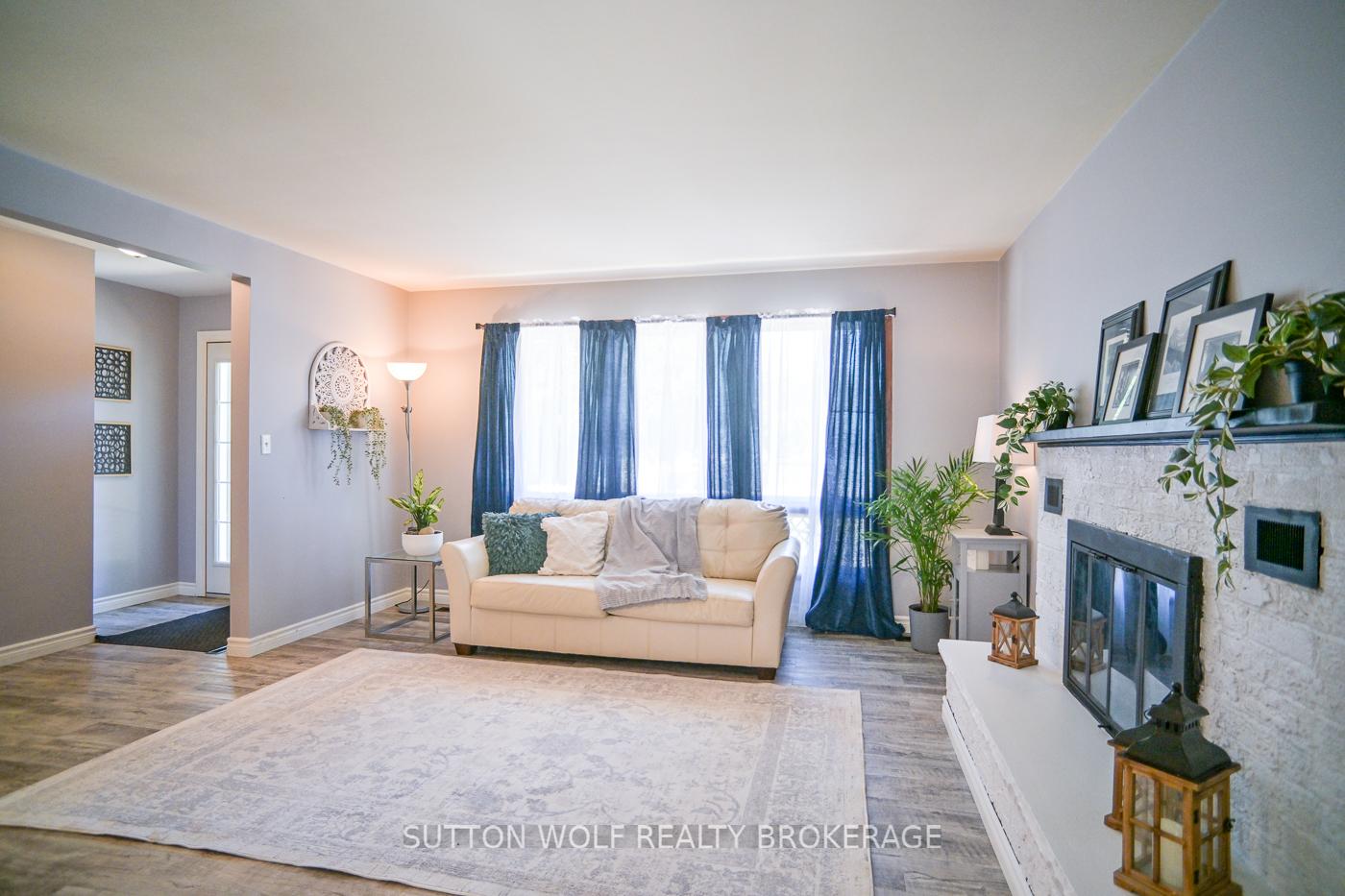 Photo 11 of 566 Head Street N, Strathroy-Caradoc, NE — HOMEH