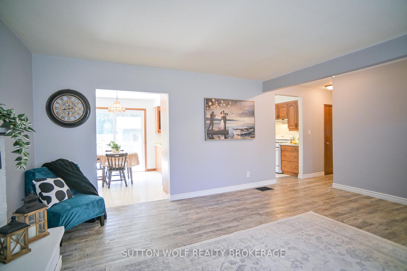 Photo 12 of 566 Head Street N, Strathroy-Caradoc, NE — HOMEH