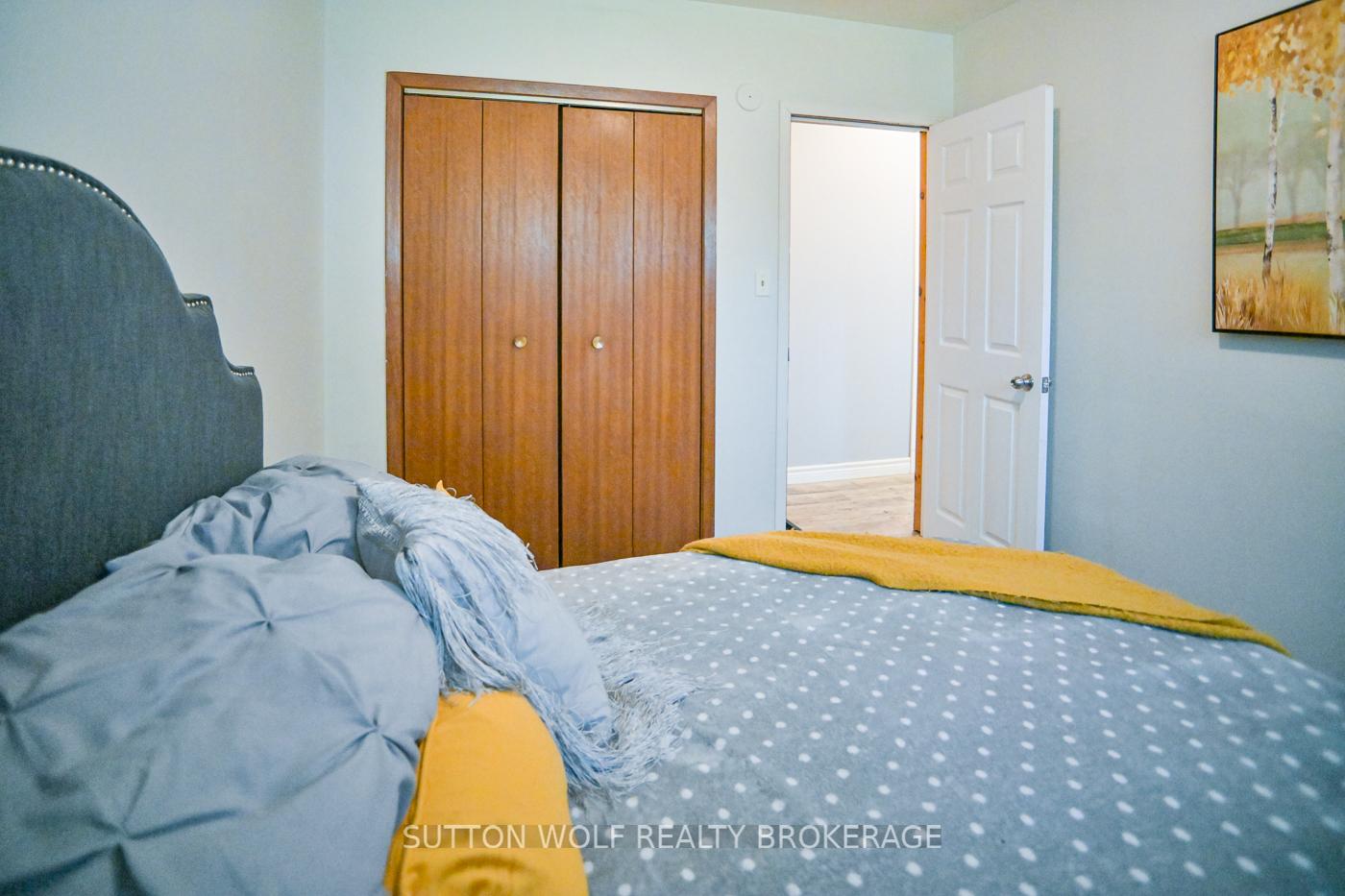 Photo 25 of 566 Head Street N, Strathroy-Caradoc, NE — HOMEH