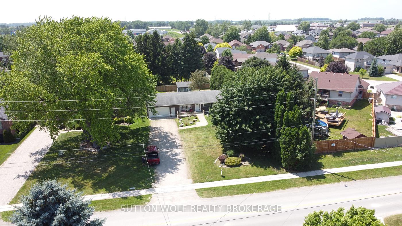 Photo 36 of 566 Head Street N, Strathroy-Caradoc, NE — HOMEH