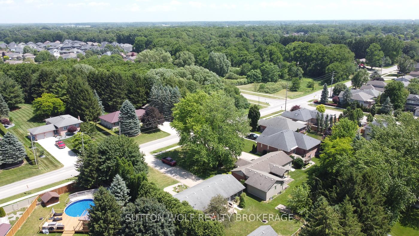 Photo 38 of 566 Head Street N, Strathroy-Caradoc, NE — HOMEH