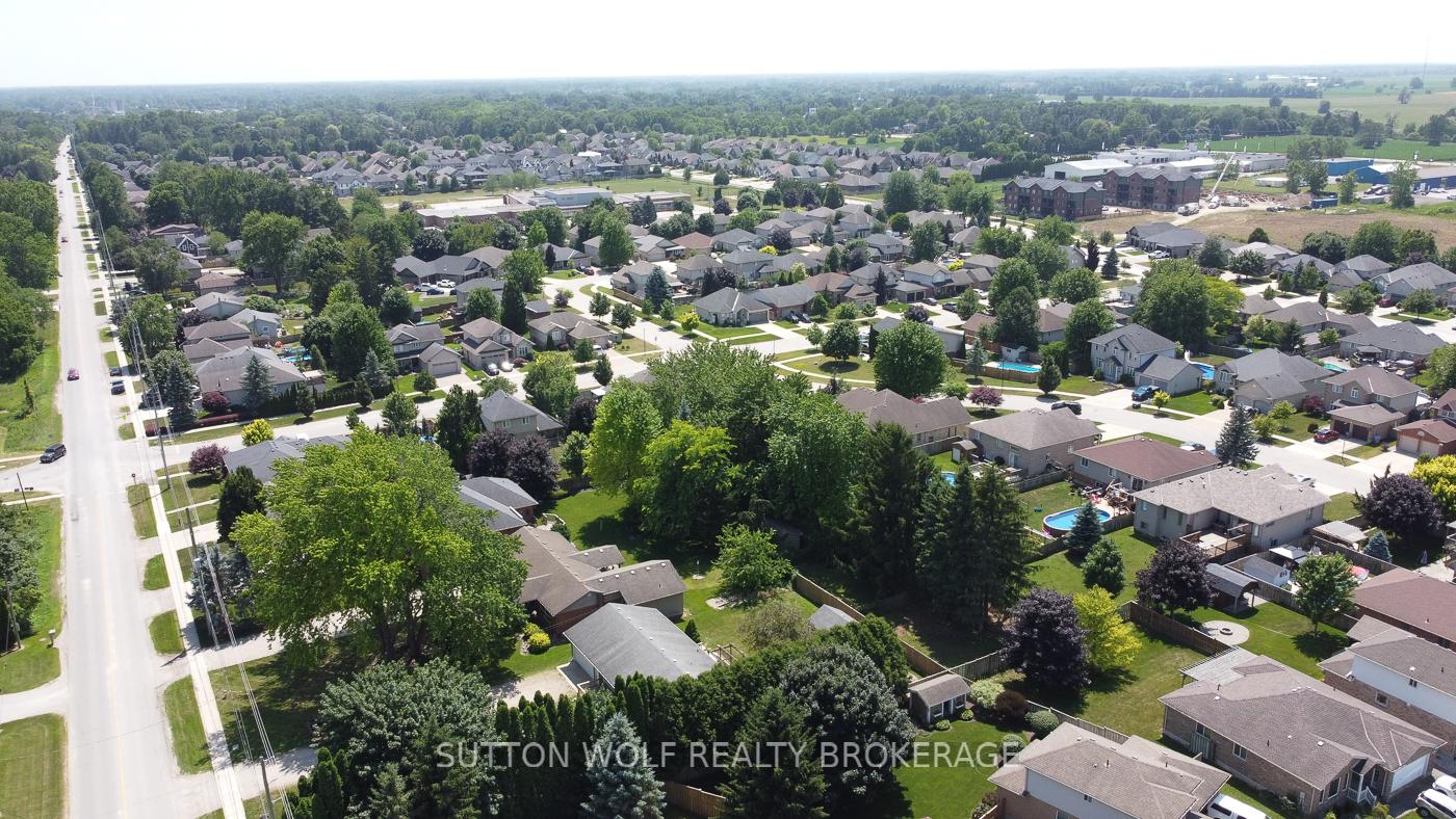 Photo 39 of 566 Head Street N, Strathroy-Caradoc, NE — HOMEH