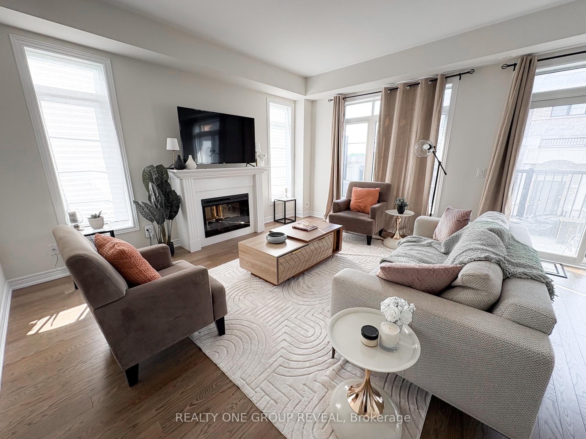 Photo 10 of 29 Icemaker Way, Whitby, Rural Whitby — HOMEH