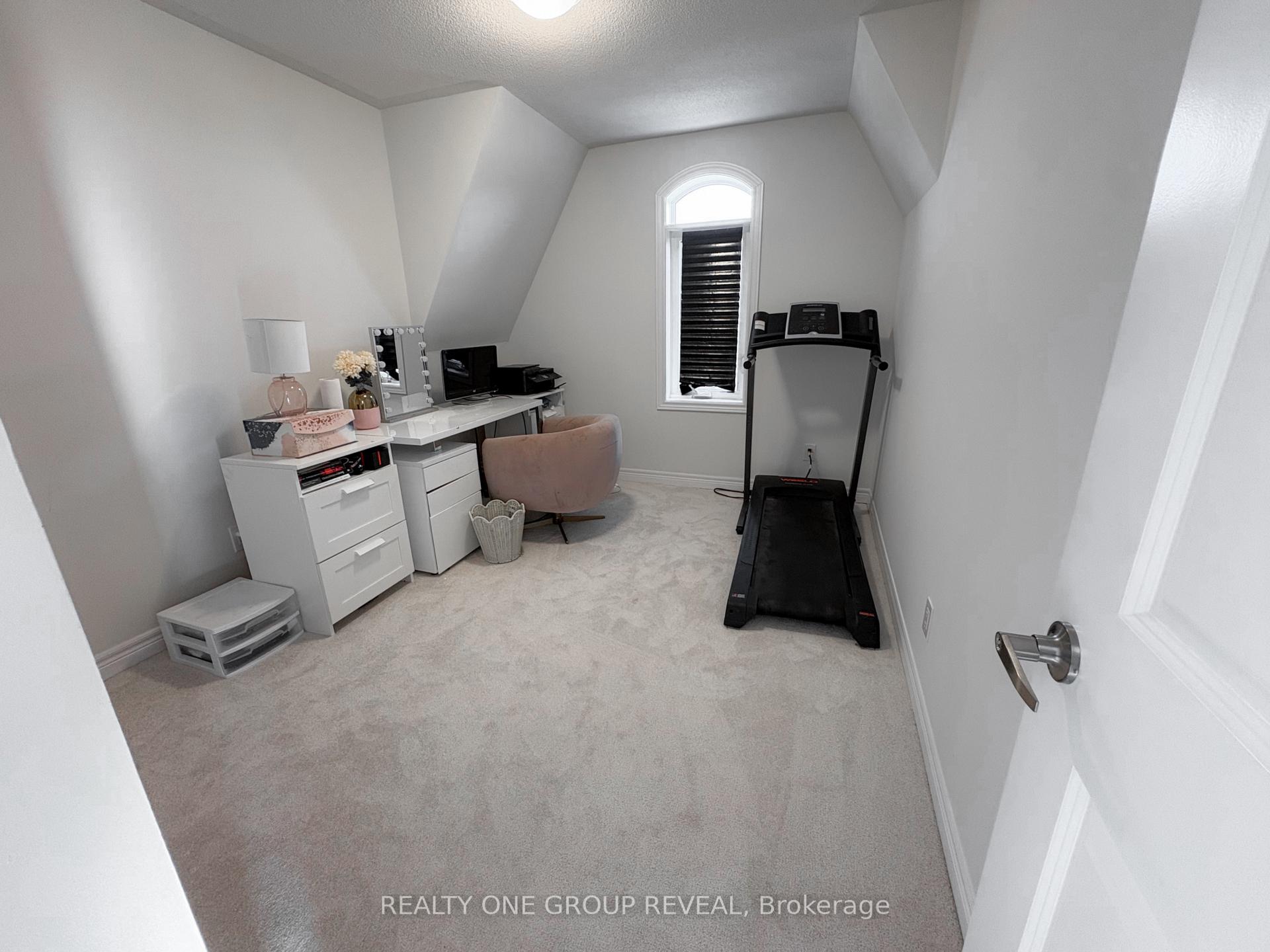 Photo 14 of 29 Icemaker Way, Whitby, Rural Whitby — HOMEH