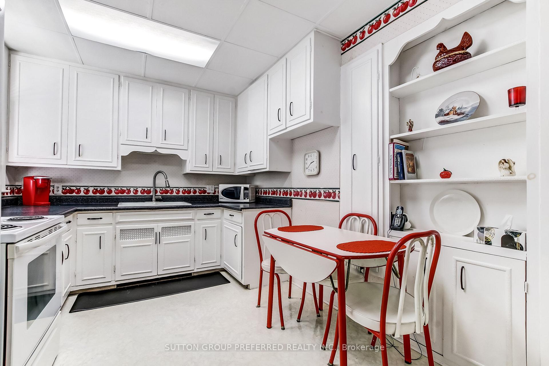 Photo 11 of 63 Southwick Street, St. Thomas — HOMEH