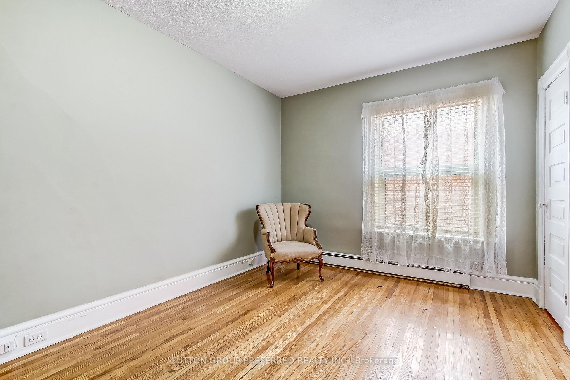 Photo 16 of 63 Southwick Street, St. Thomas — HOMEH