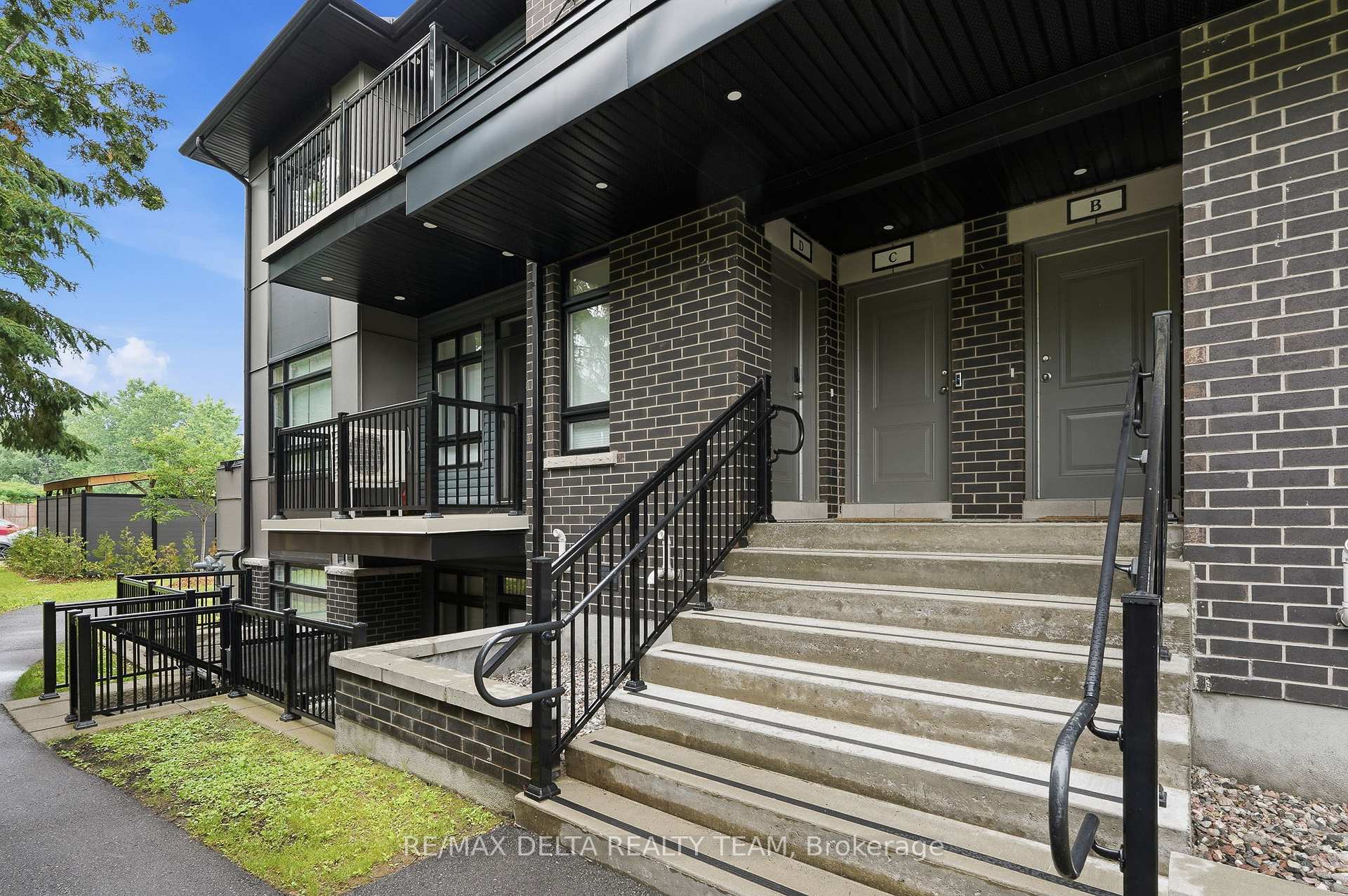 Photo 2 of Unit B, 400 Rolling Meadow Crescent, Ottawa, Mer Bleue/Bradley Estates/Anderson Park — HOMEH