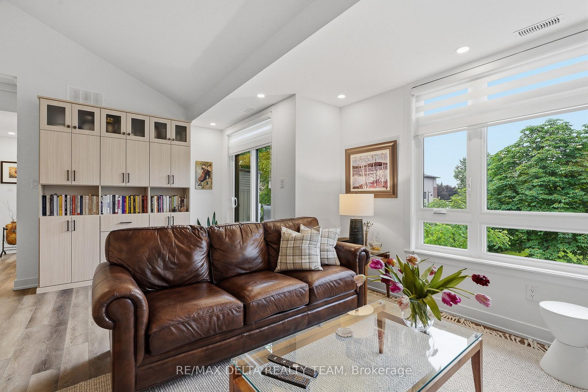 Photo 4 of Unit B, 400 Rolling Meadow Crescent, Ottawa, Mer Bleue/Bradley Estates/Anderson Park — HOMEH