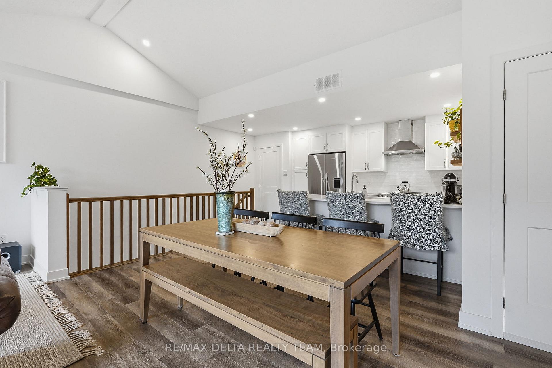 Photo 9 of Unit B, 400 Rolling Meadow Crescent, Ottawa, Mer Bleue/Bradley Estates/Anderson Park — HOMEH