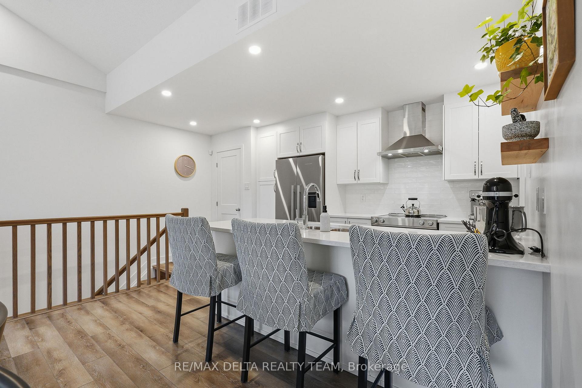 Photo 12 of Unit B, 400 Rolling Meadow Crescent, Ottawa, Mer Bleue/Bradley Estates/Anderson Park — HOMEH