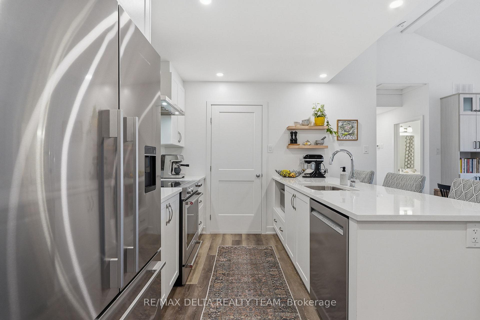Photo 13 of Unit B, 400 Rolling Meadow Crescent, Ottawa, Mer Bleue/Bradley Estates/Anderson Park — HOMEH