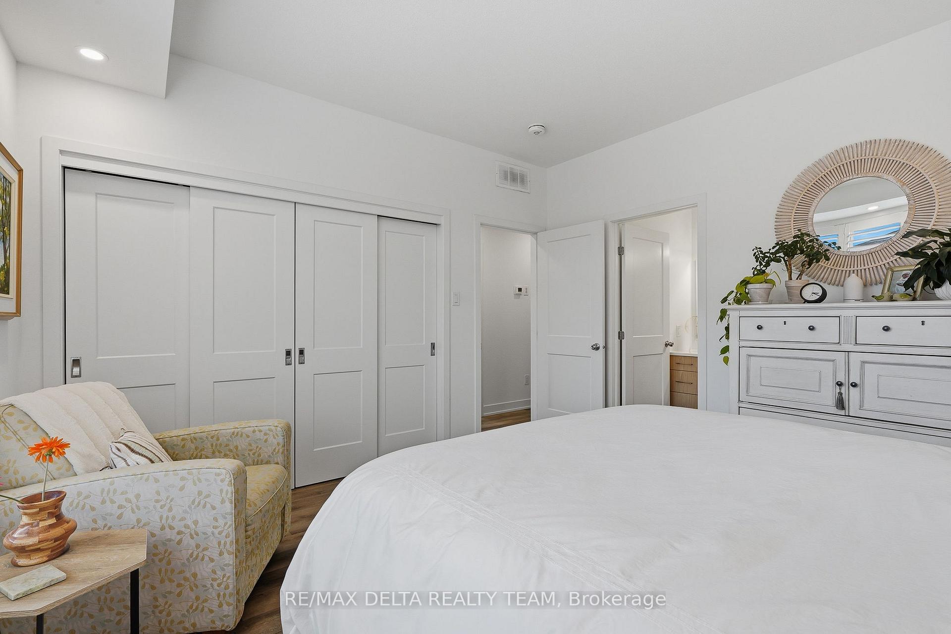 Photo 19 of Unit B, 400 Rolling Meadow Crescent, Ottawa, Mer Bleue/Bradley Estates/Anderson Park — HOMEH