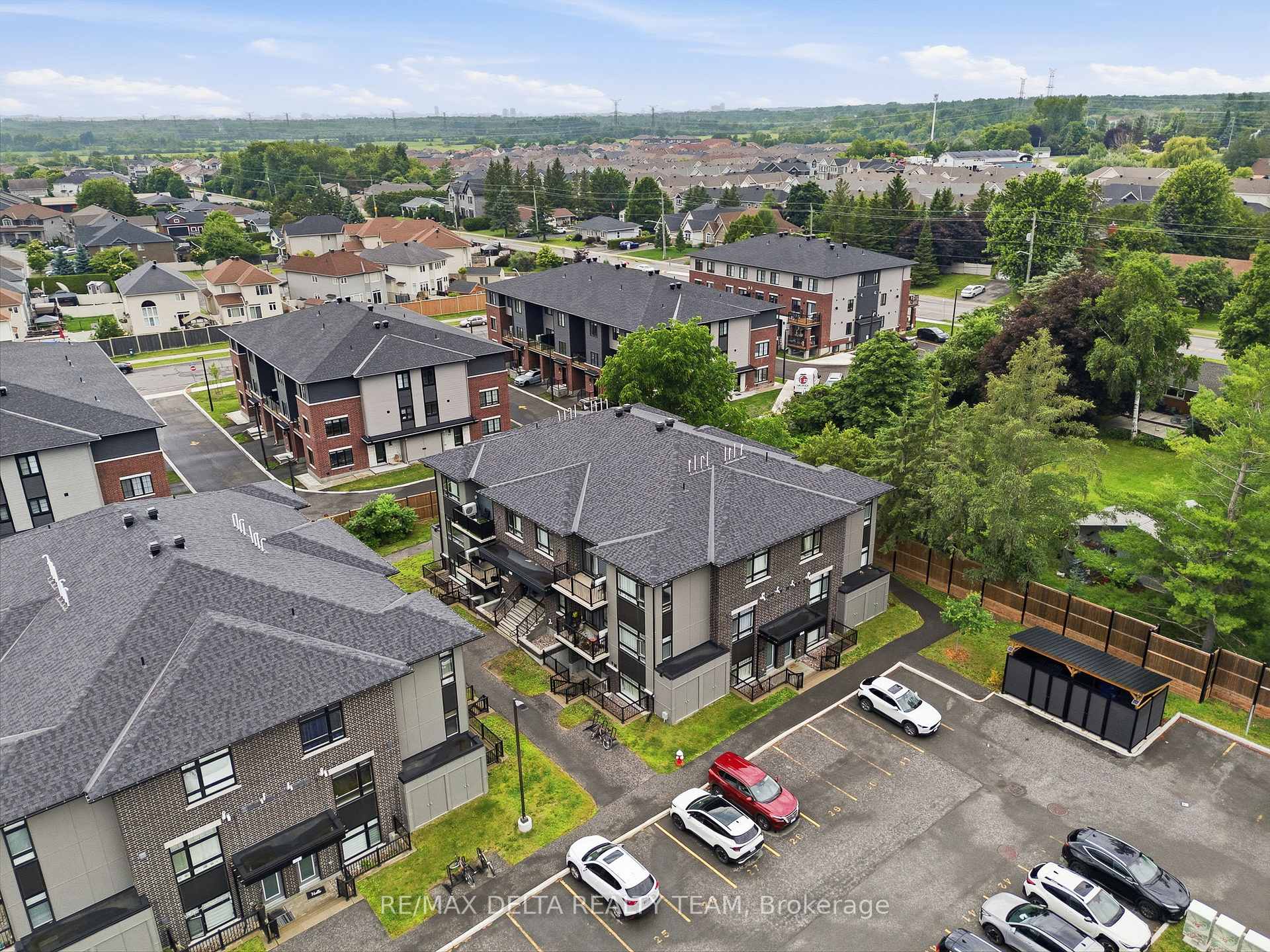Photo 23 of Unit B, 400 Rolling Meadow Crescent, Ottawa, Mer Bleue/Bradley Estates/Anderson Park — HOMEH