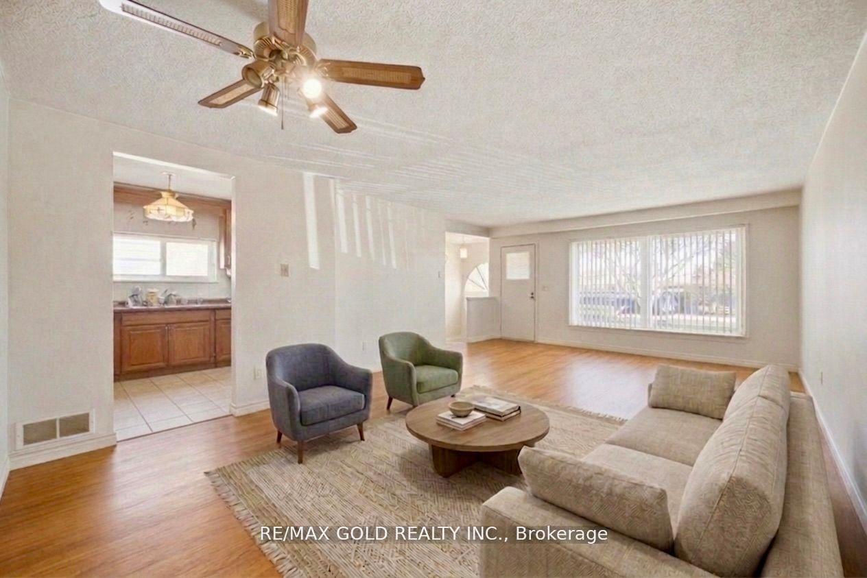 Photo 9 of 877 Consort Crescent, Mississauga, Erindale — HOMEH