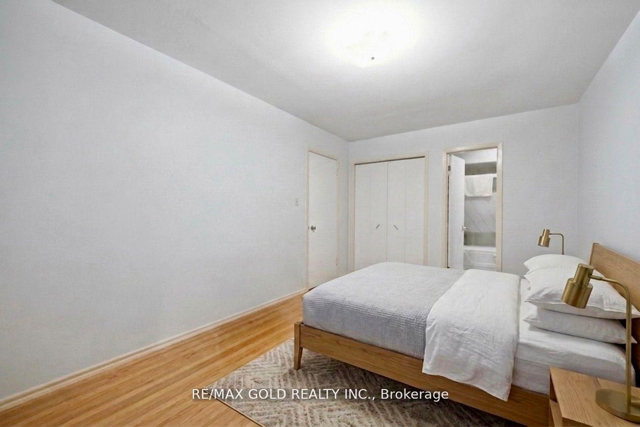 Photo 22 of 877 Consort Crescent, Mississauga, Erindale — HOMEH