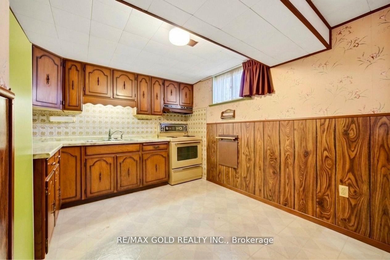 Photo 39 of 877 Consort Crescent, Mississauga, Erindale — HOMEH