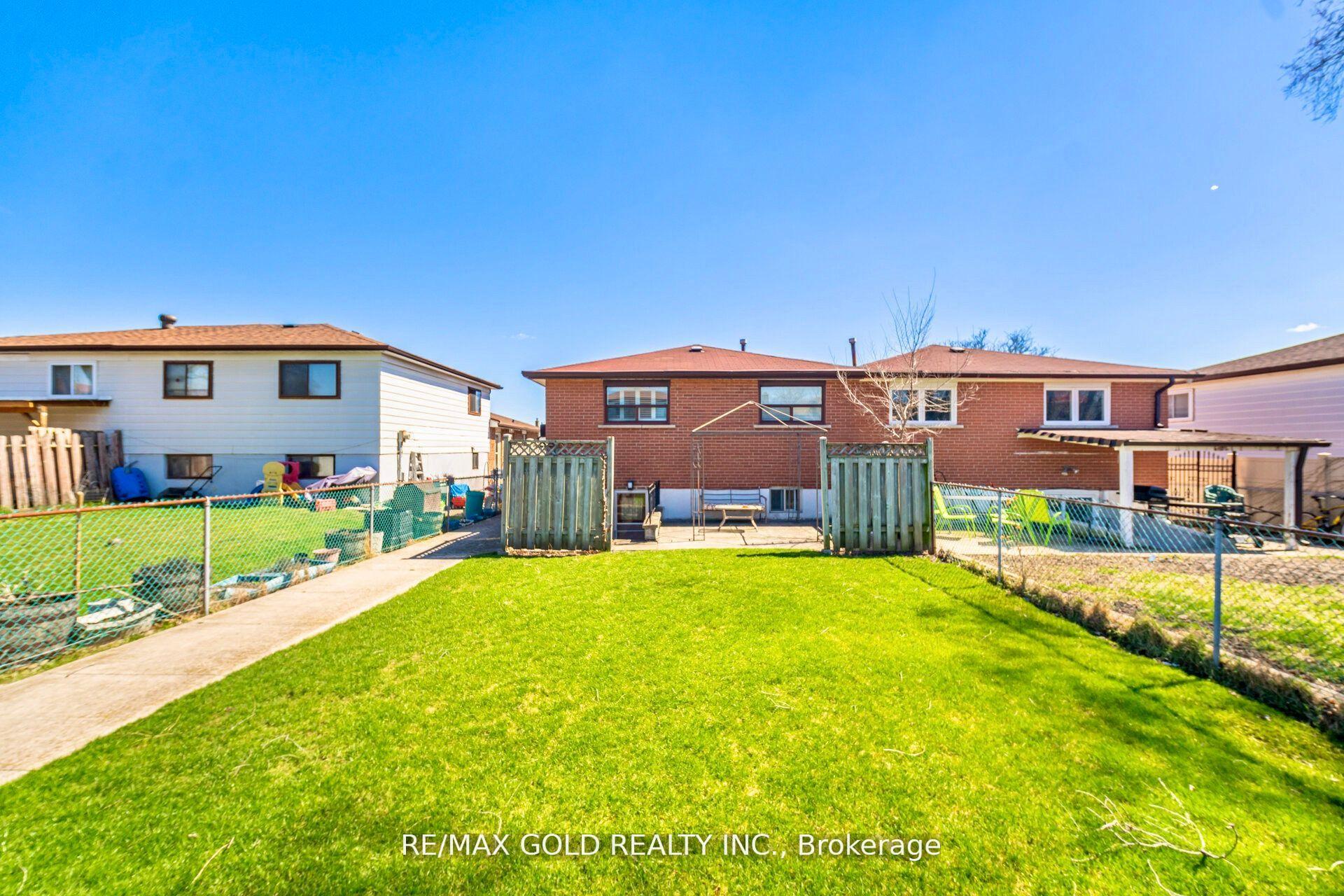 Photo 44 of 877 Consort Crescent, Mississauga, Erindale — HOMEH