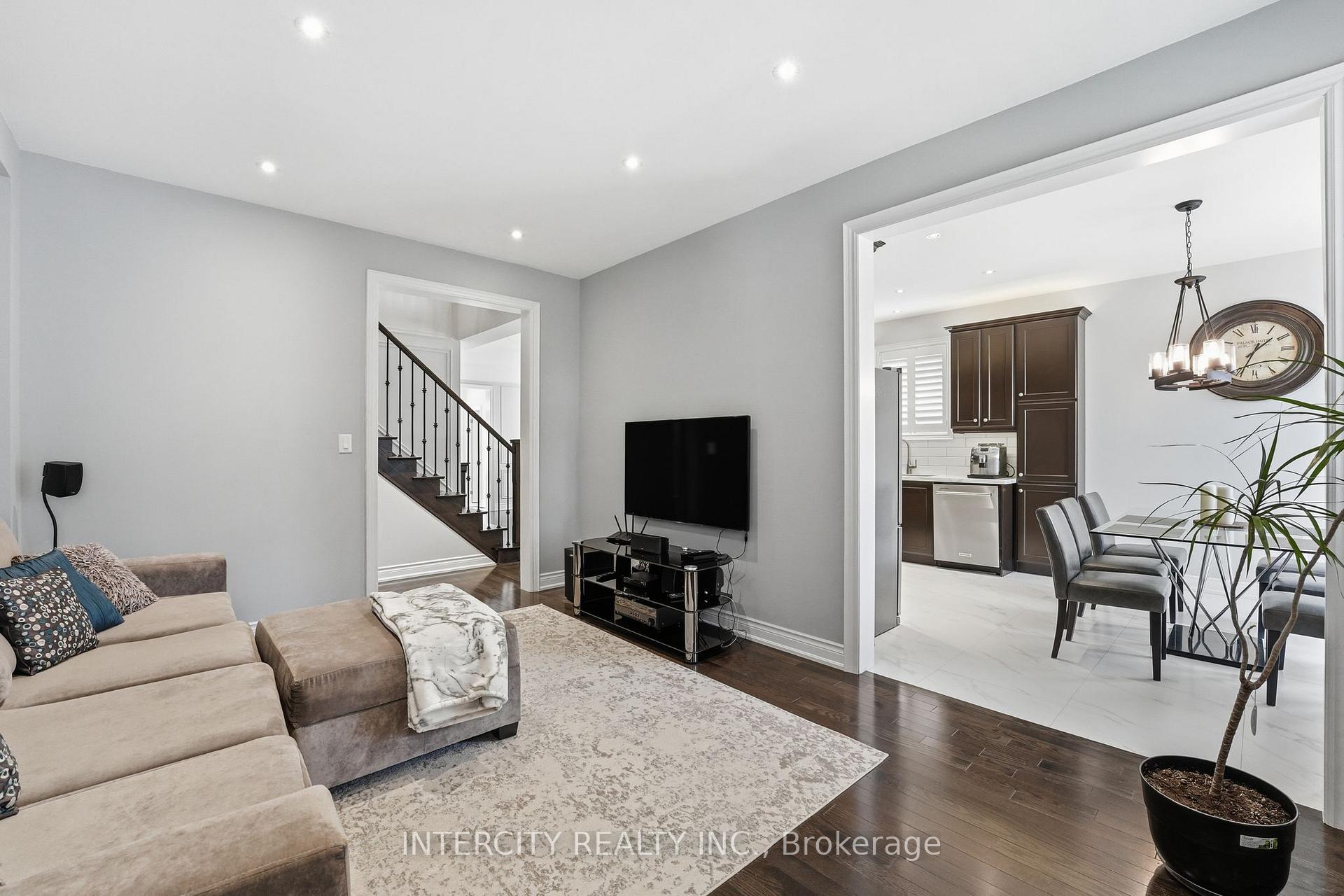 Photo 17 of 2 Fairmont Ridge Trail, King, Nobleton — HOMEH