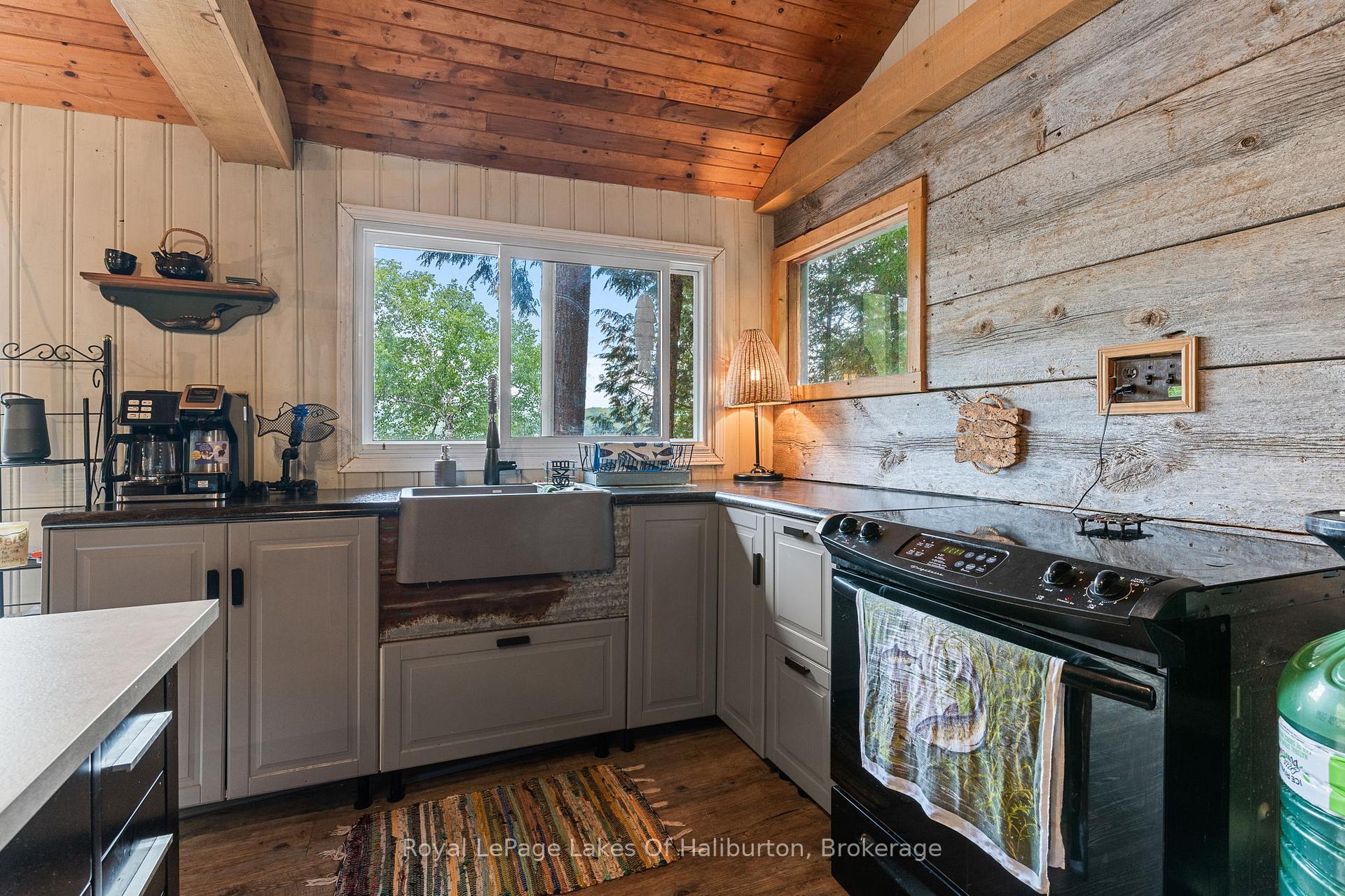 Photo 20 of 1500 Tennyson Road, Minden Hills, Lutterworth — HOMEH