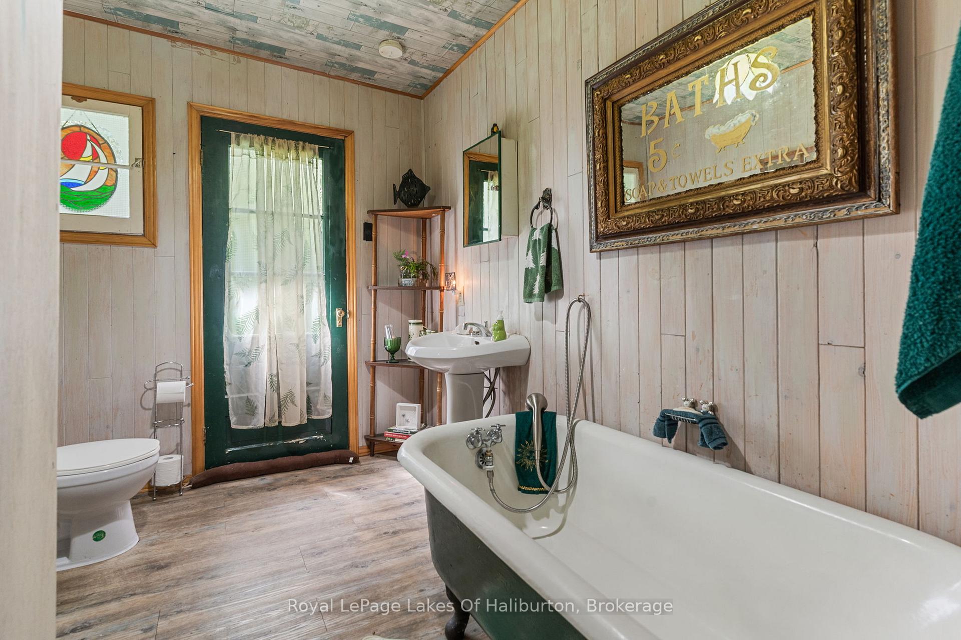 Photo 32 of 1500 Tennyson Road, Minden Hills, Lutterworth — HOMEH