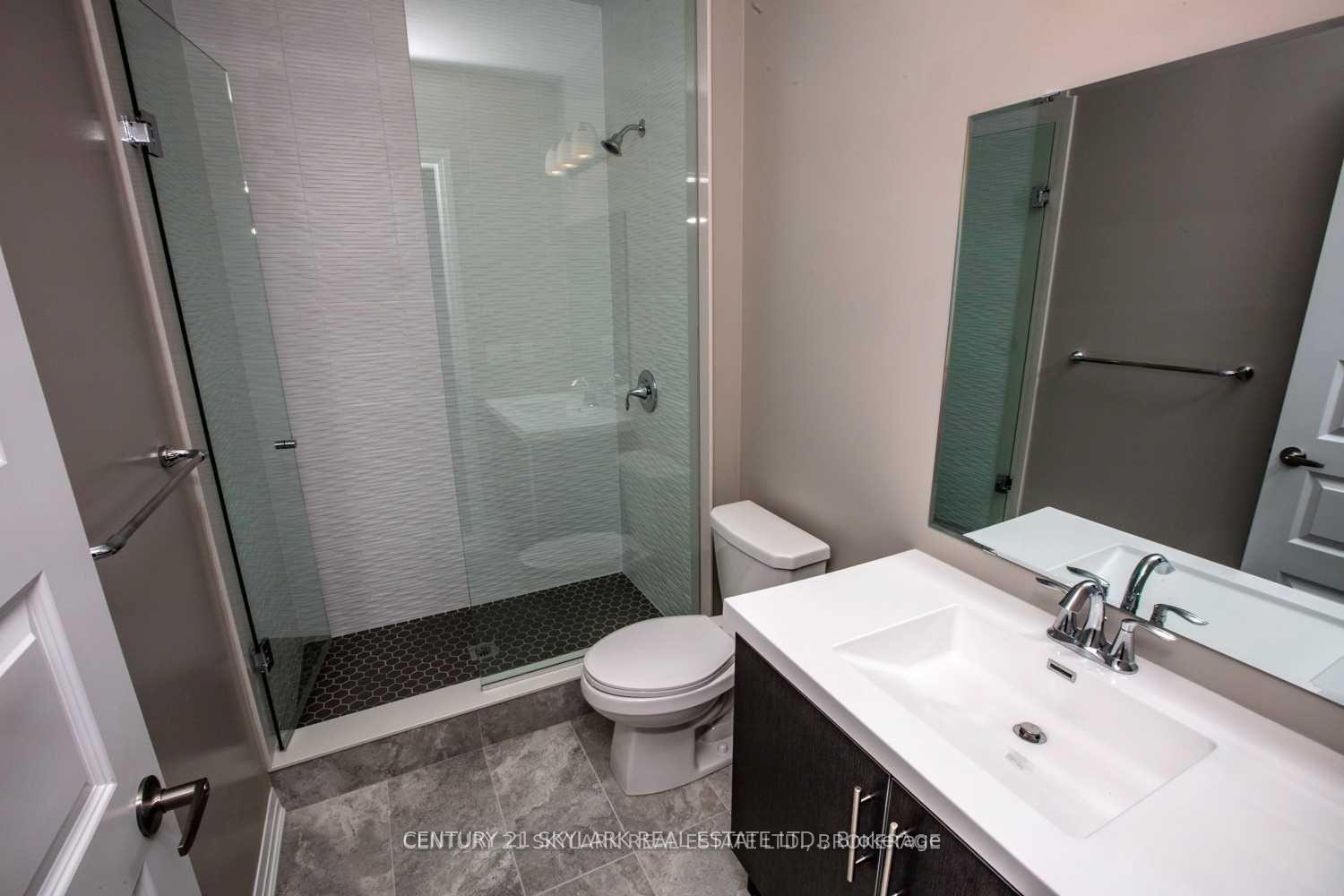 Photo 6 of Unit 631, 128 Grovewood Common, Oakville, Rural Oakville — HOMEH