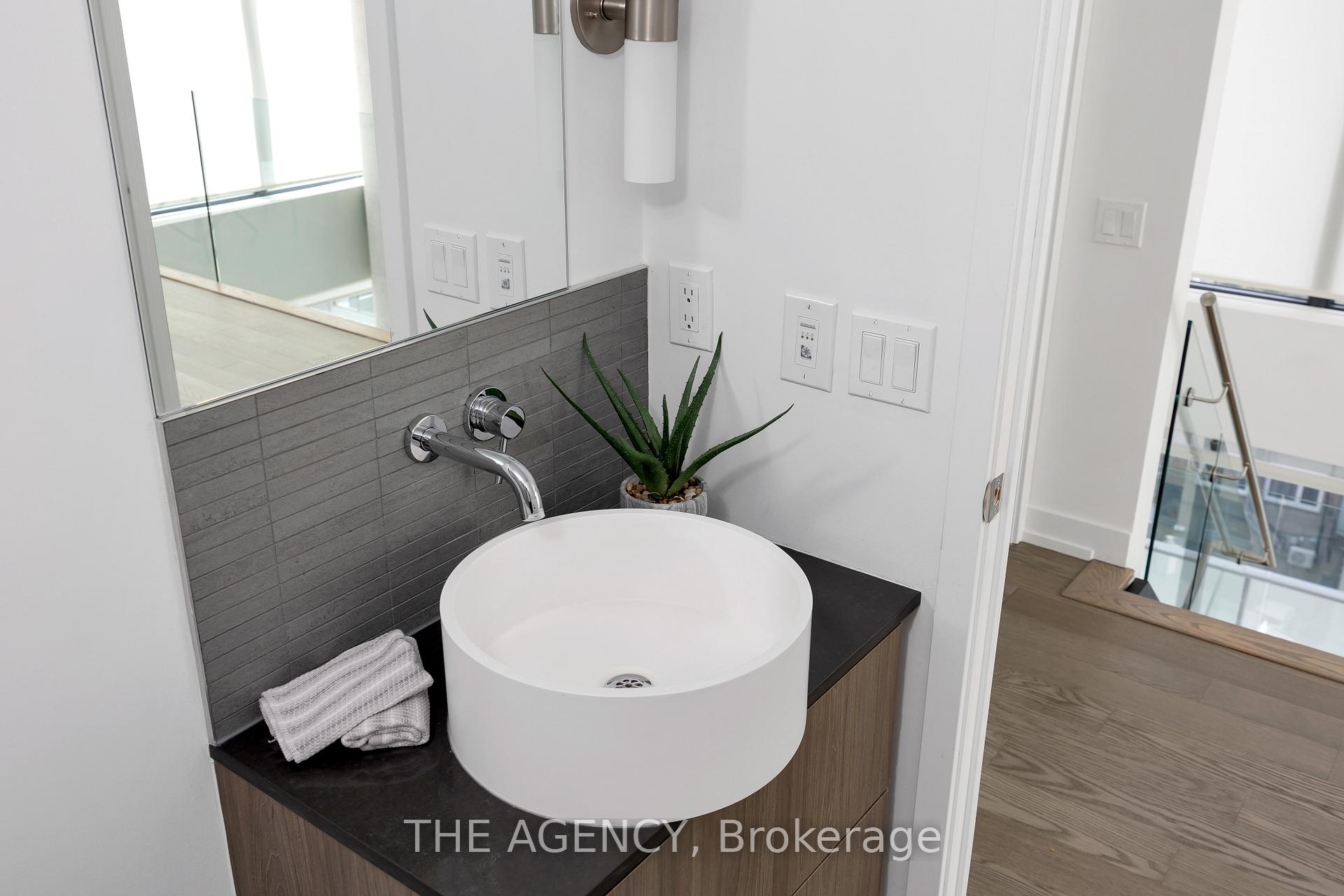 Photo 16 of Unit 804, 161 Roehampton Avenue, Toronto, Mount Pleasant East — HOMEH