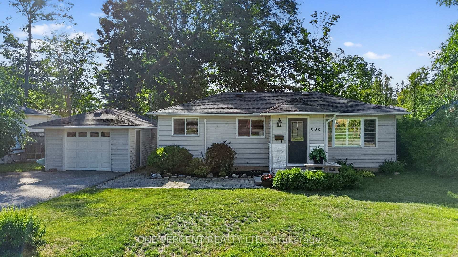 Photo 1 of 608 Broadview Avenue, Orillia — HOMEH