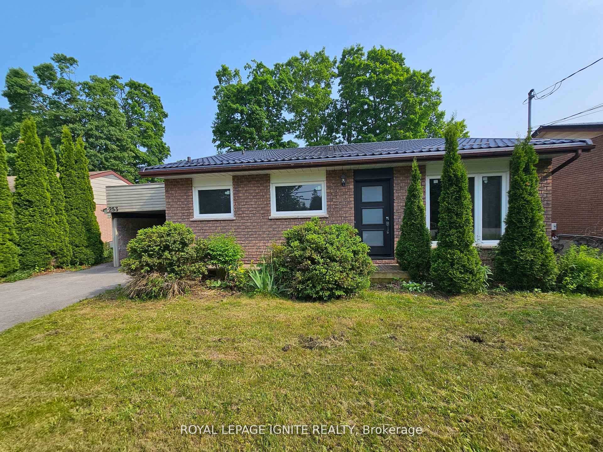 Photo of 253 Woodland Drive N
