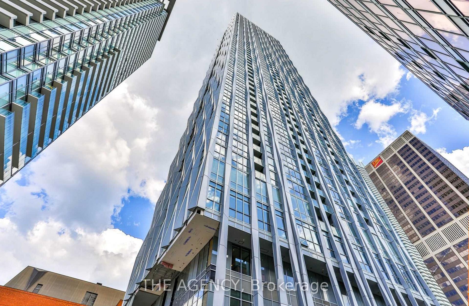 Front of Unit 711, 1 Yorkville Avenue