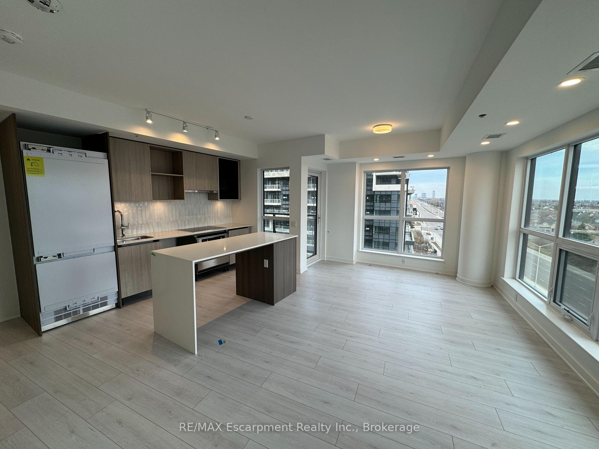 Photo 7 of Unit 721, 405 Dundas Street W, Oakville, Glenorchy — HOMEH