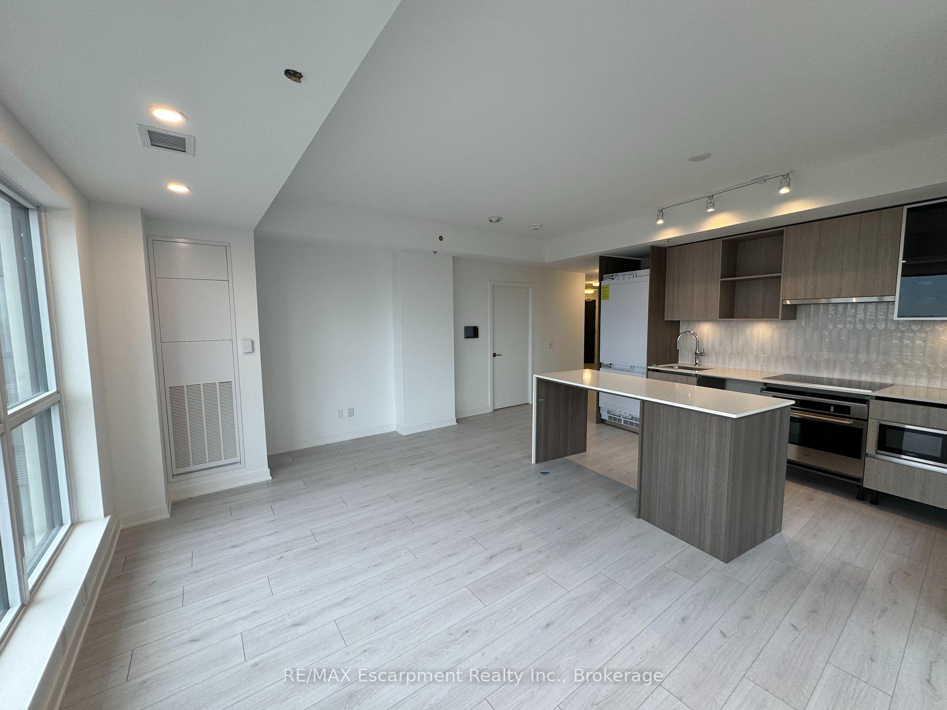 Photo 8 of Unit 721, 405 Dundas Street W, Oakville, Glenorchy — HOMEH