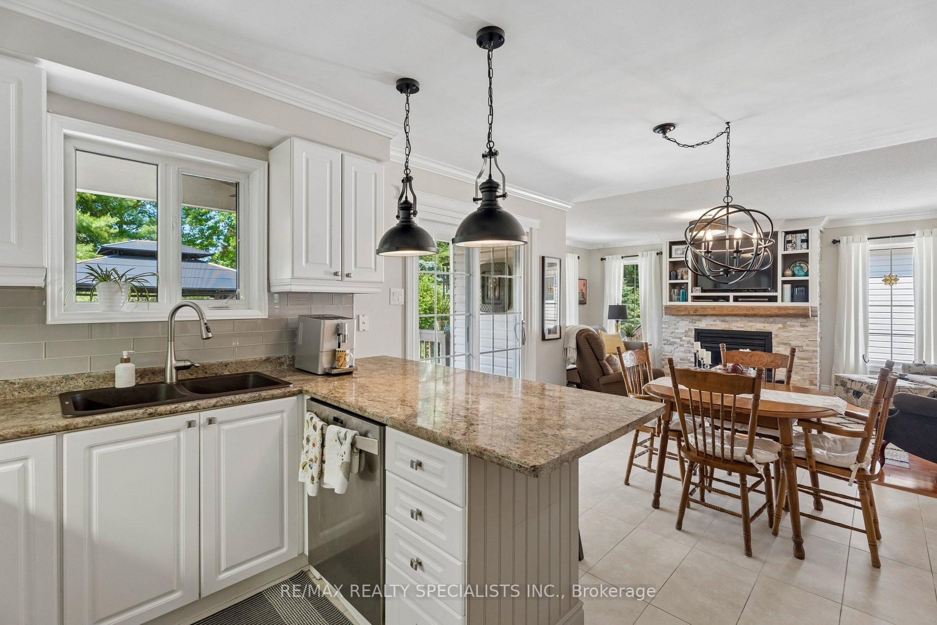 Photo 9 of 43 Bush Crescent, Wasaga Beach — HOMEH