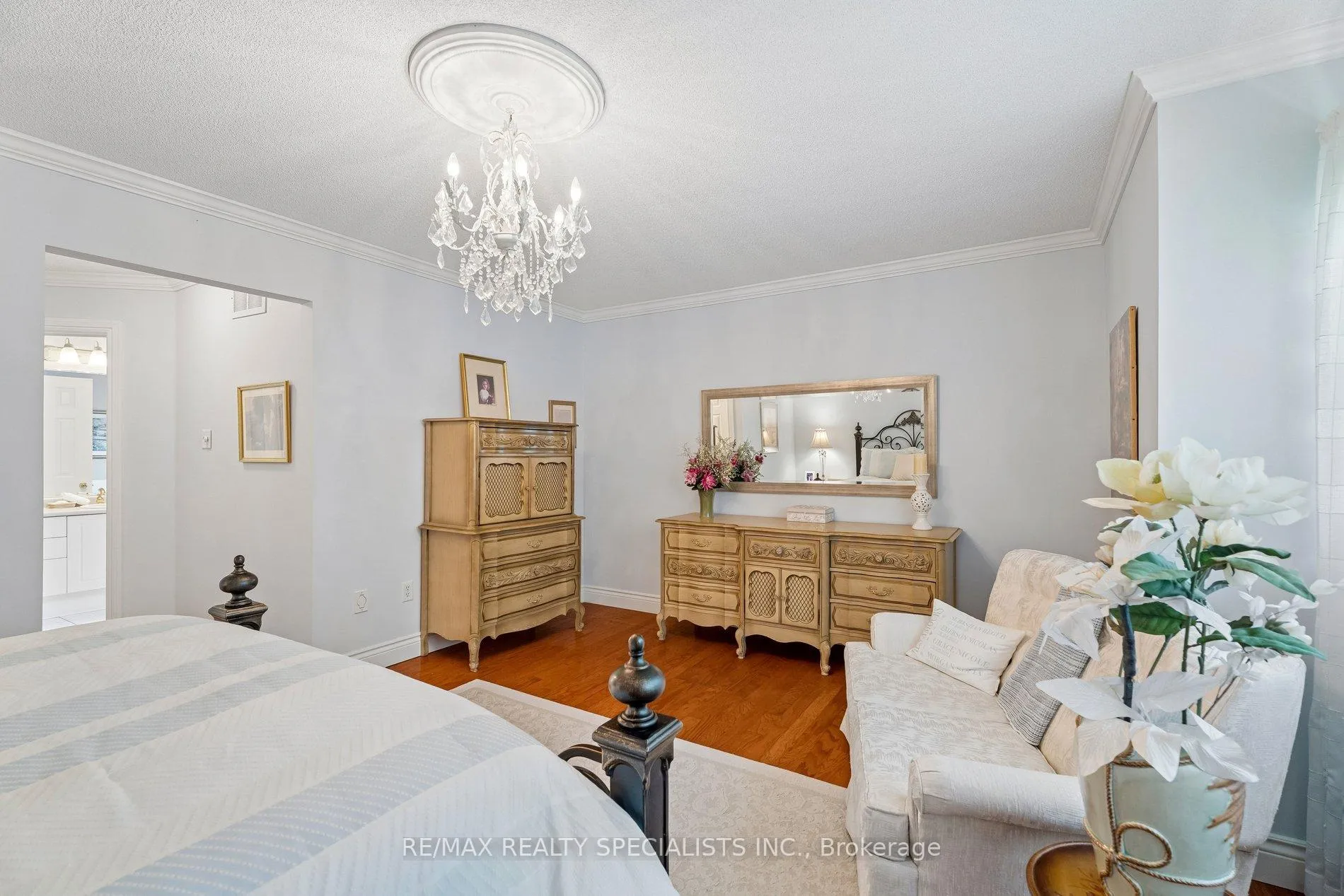 Photo 10 of 43 Bush Crescent, Wasaga Beach — HOMEH