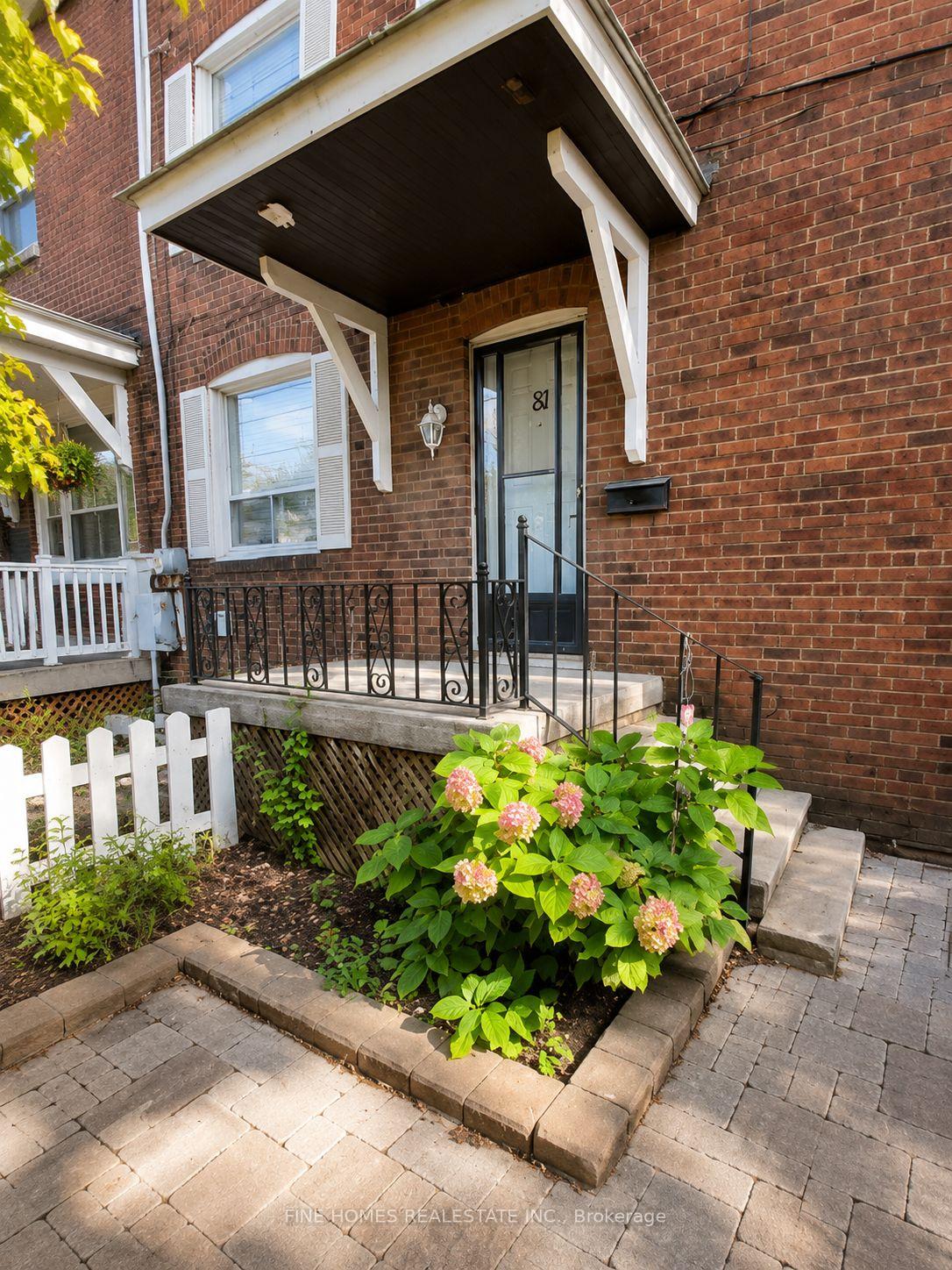 Photo 5 of 44 Hillside Avenue, Etobicoke, Mimico — HOMEH
