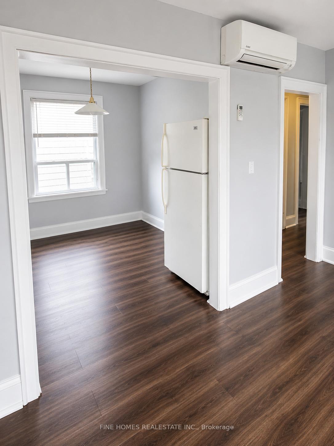 Photo 2 of 44 Hillside Avenue, Etobicoke, Mimico — HOMEH