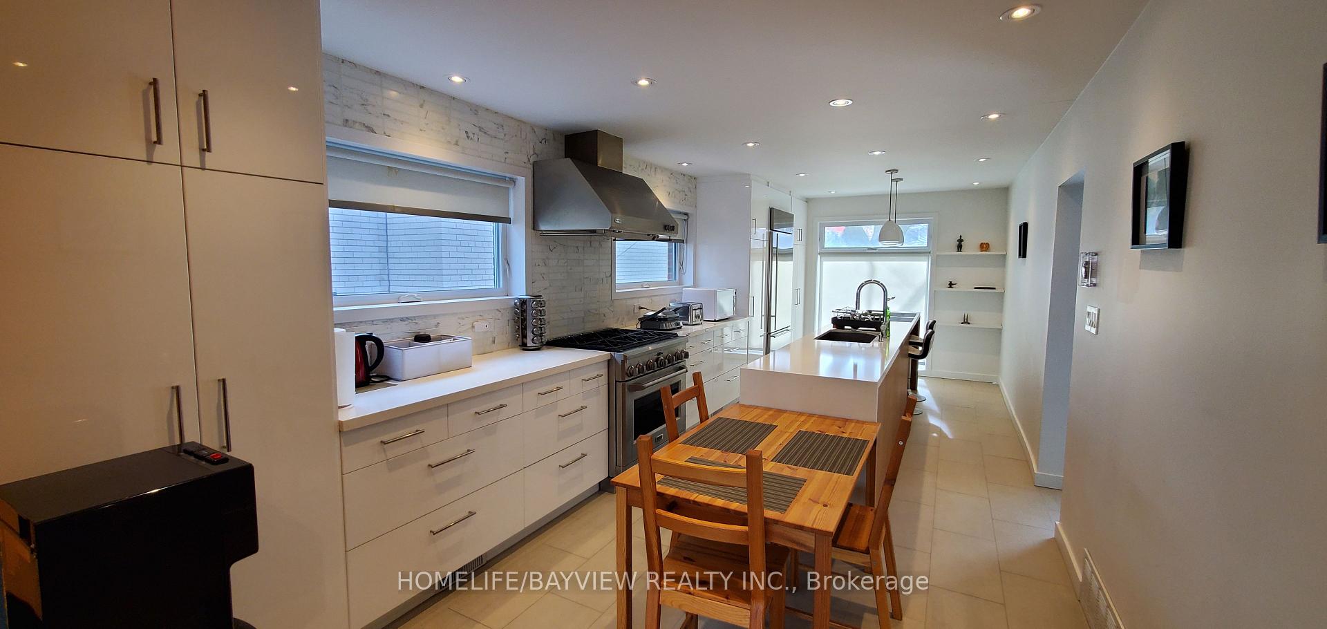 Photo 3 of 249 Wincott Drive, Etobicoke, Willowridge-Martingrove-Richview — HOMEH