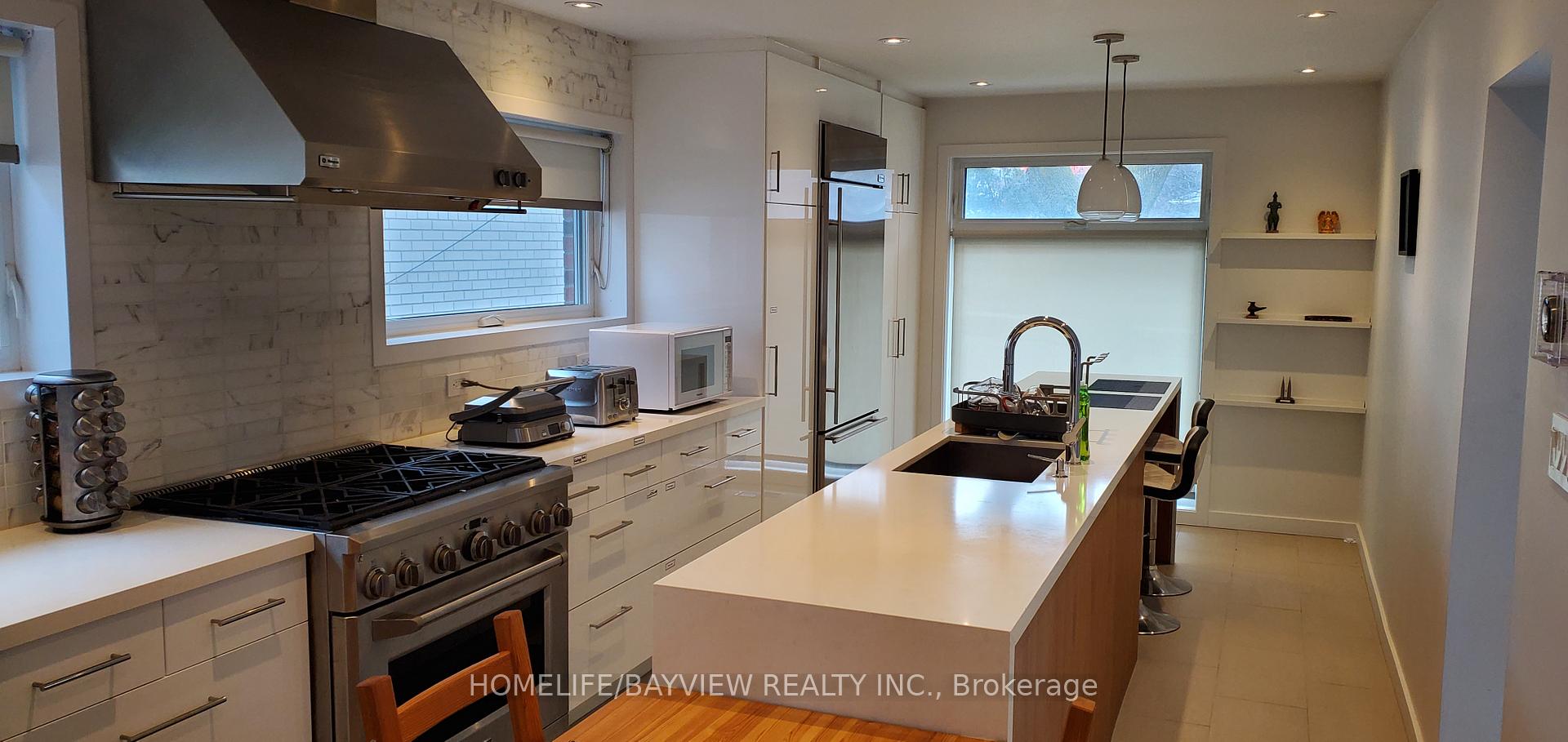 Photo 4 of 249 Wincott Drive, Etobicoke, Willowridge-Martingrove-Richview — HOMEH