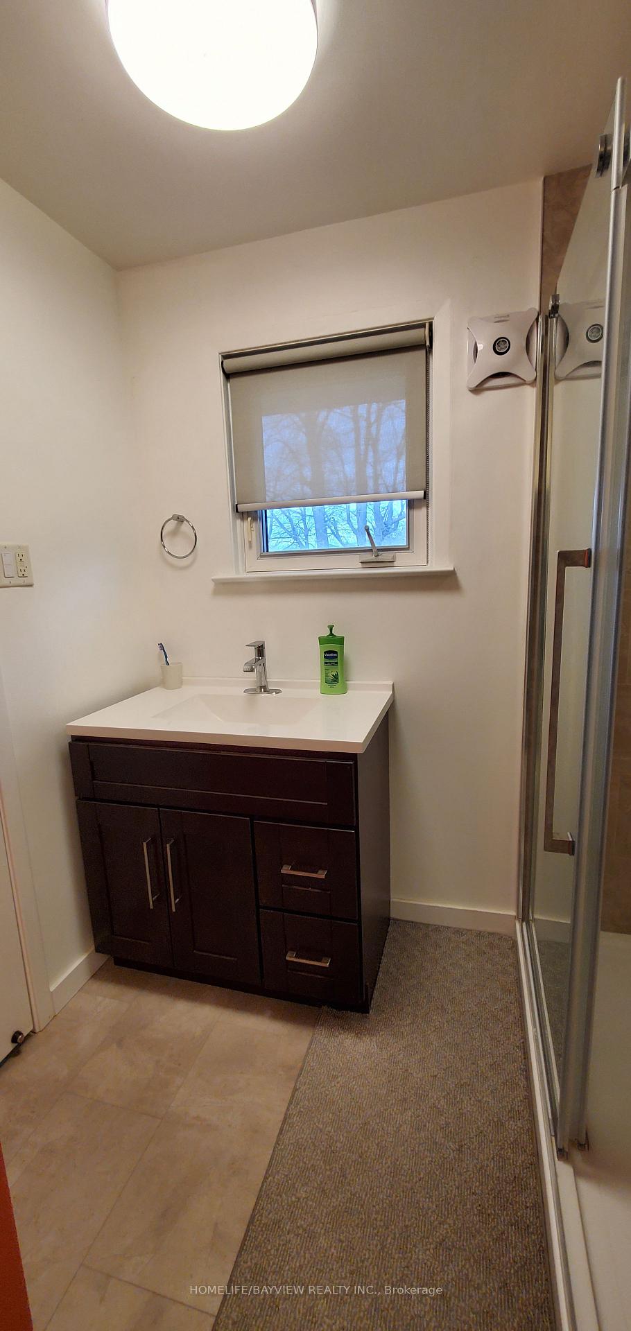 Photo 13 of 249 Wincott Drive, Etobicoke, Willowridge-Martingrove-Richview — HOMEH